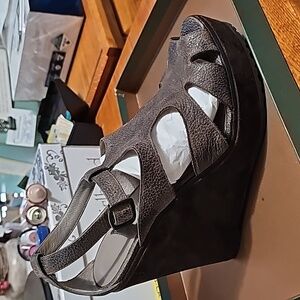 💗NEW Donald Pliner Lisa Wedge Shoe over 75% off Retail!!